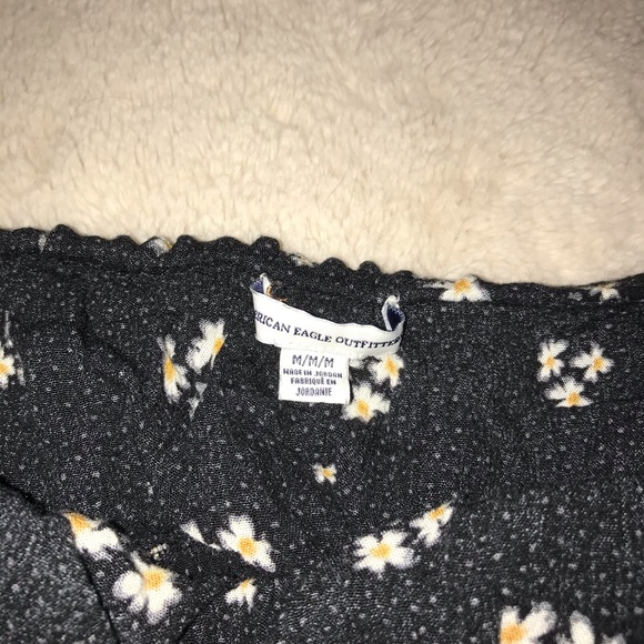 American Eagle Crop Top - Picture 2 of 2